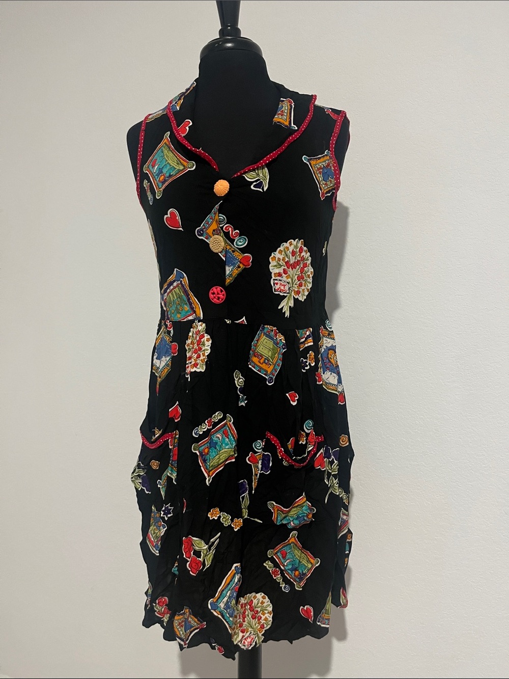 Dressing Clio Black Sleeveless Floral & Motif Day Dress
